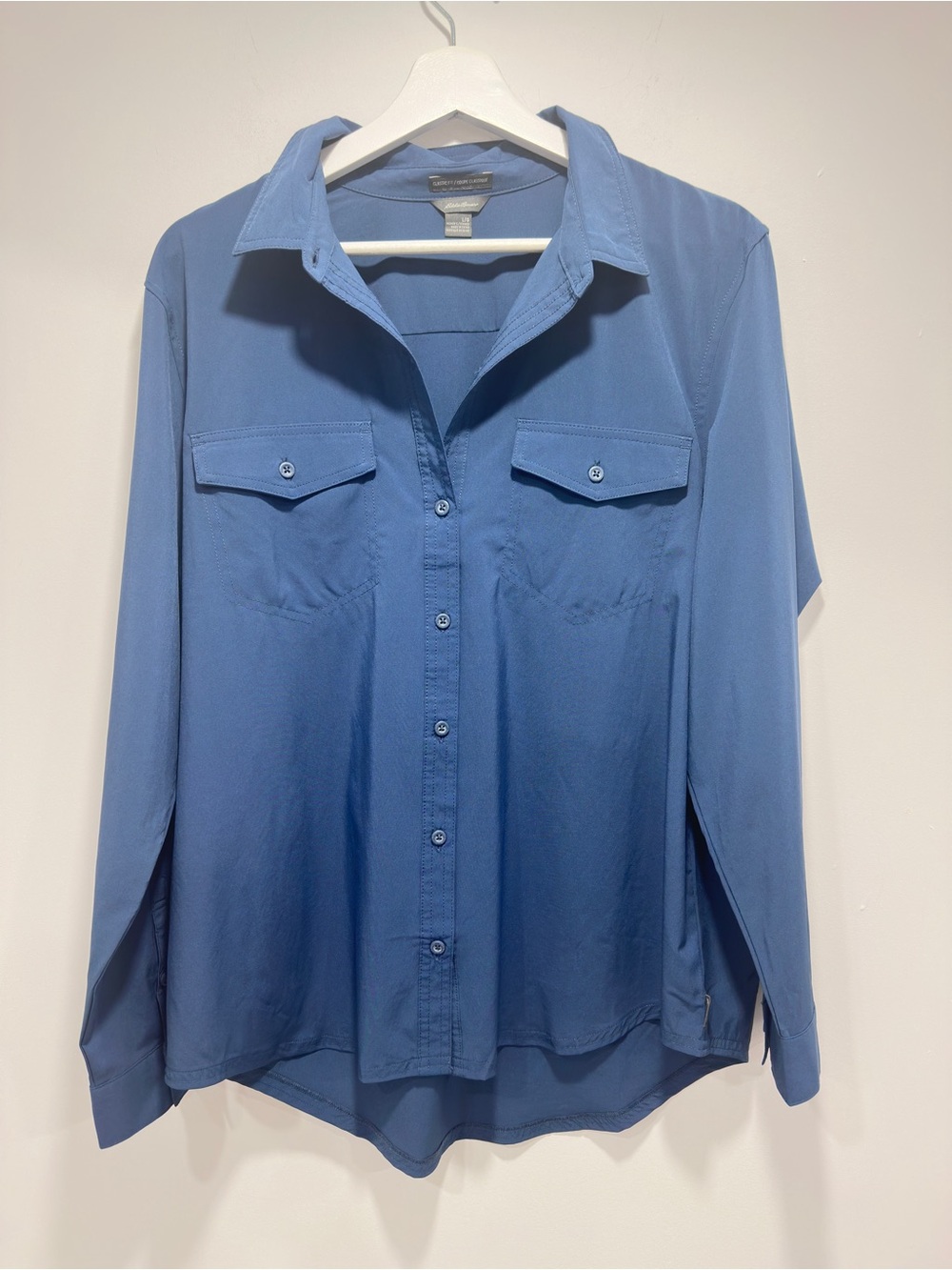 Eddie Bauer Classic Fit Blue Button-Down Shirt Size L - Picture 2 of 9